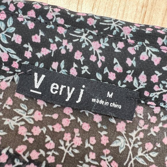 Very J Floral Sheer Shirt Dress Short Flutter Sleeve Mini Length Size Medium - Picture 10 of 13